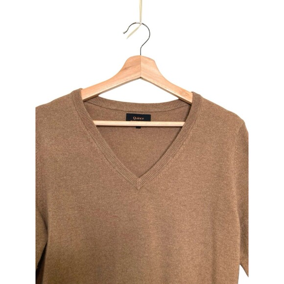 Quince 100% Cashmere Sweater Size Medium Carmel V-Neck Soft Pullover Career - Picture 7 of 12